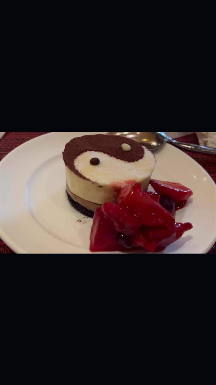 Video review of Loews Royal Pacific Resort