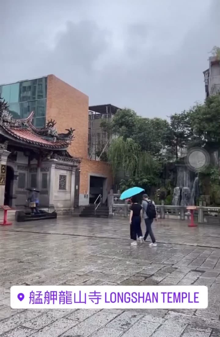 Video review of Longshan Temple (龍山寺)