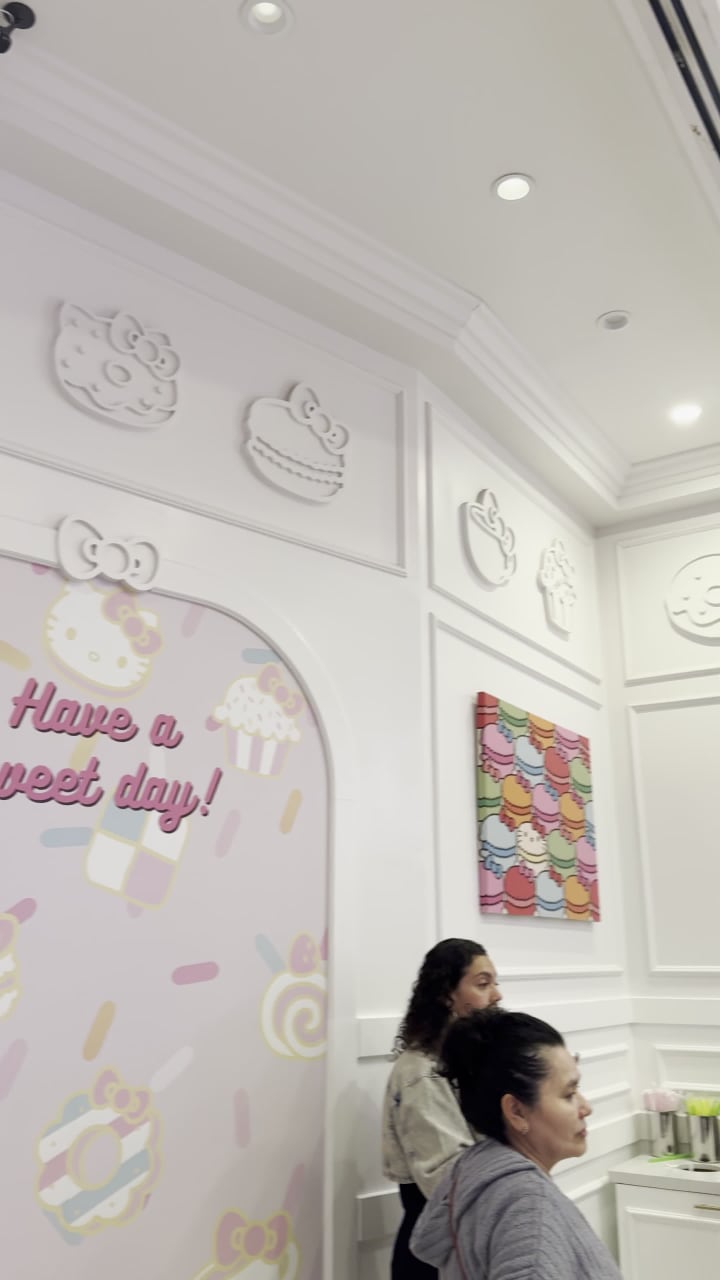 Hello Kitty Cafe