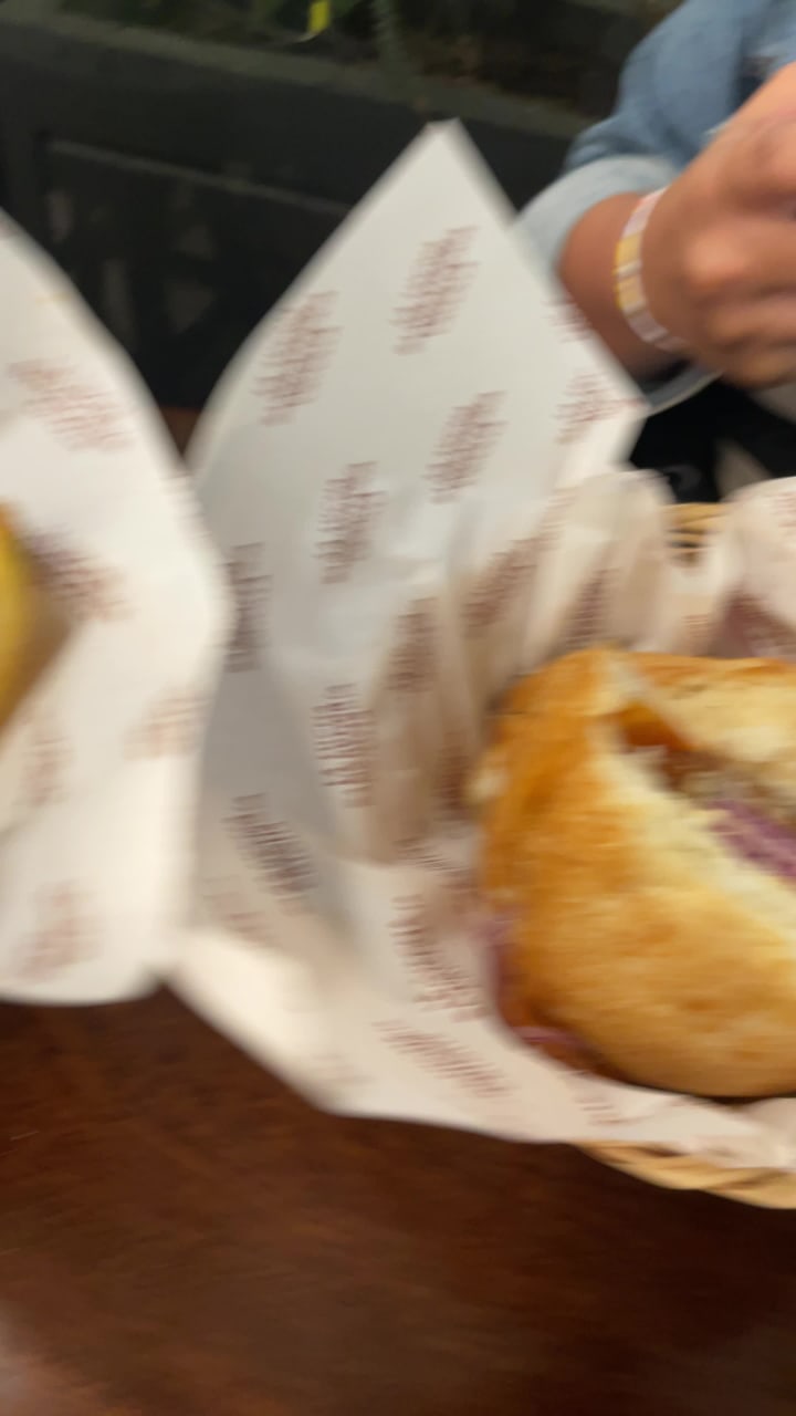 La Lucha Sanguchería Criolla