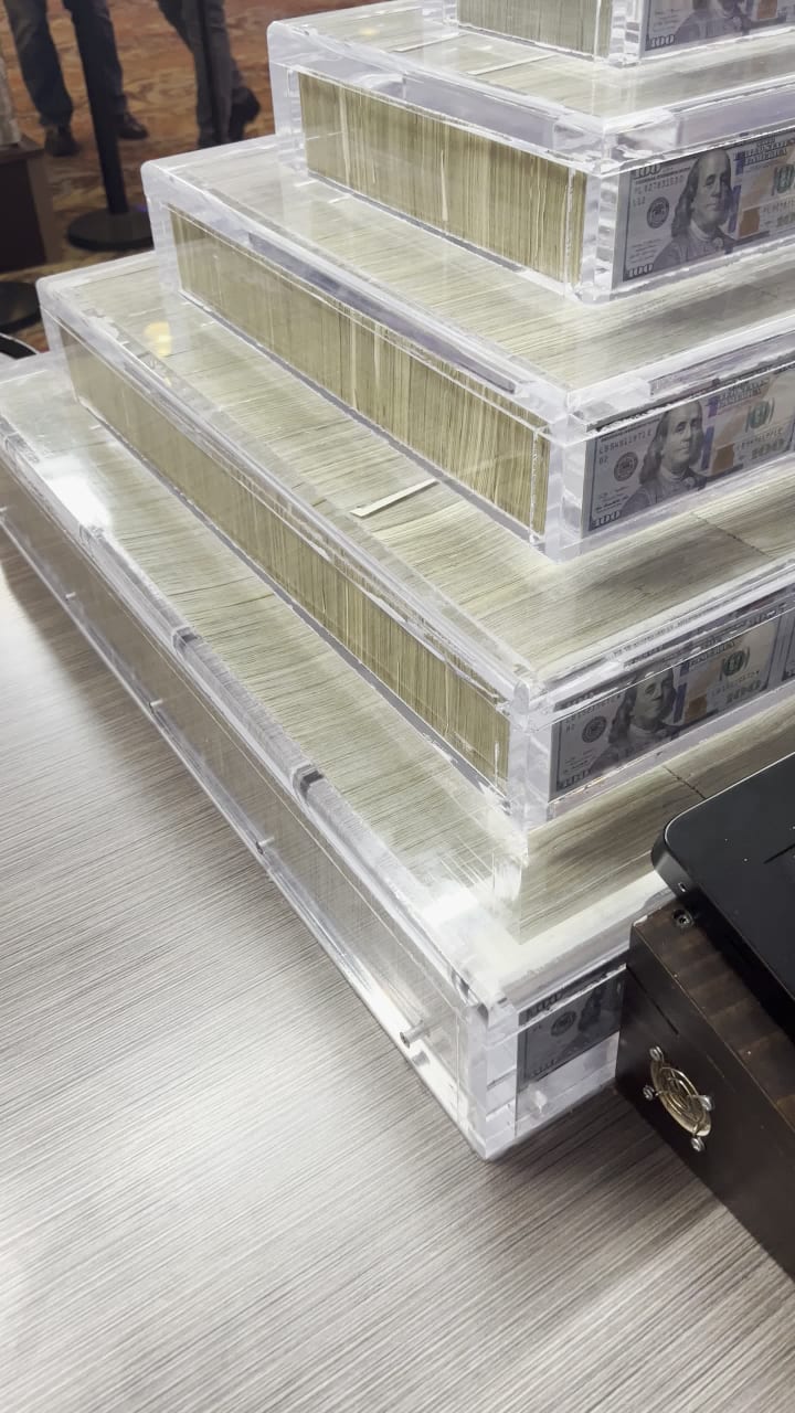 Video review of Binion's Gambling Hall