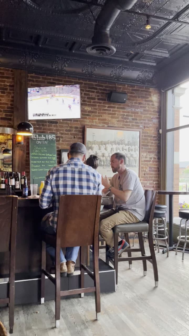 Video review of Club 185