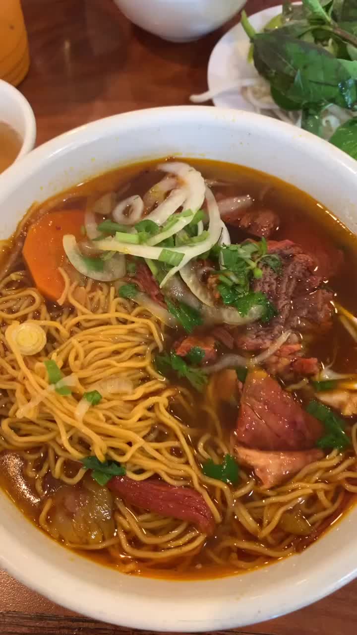 Phá» Huá»¹nh Hiá»p 2 - Kevin & Chris's Noodle House