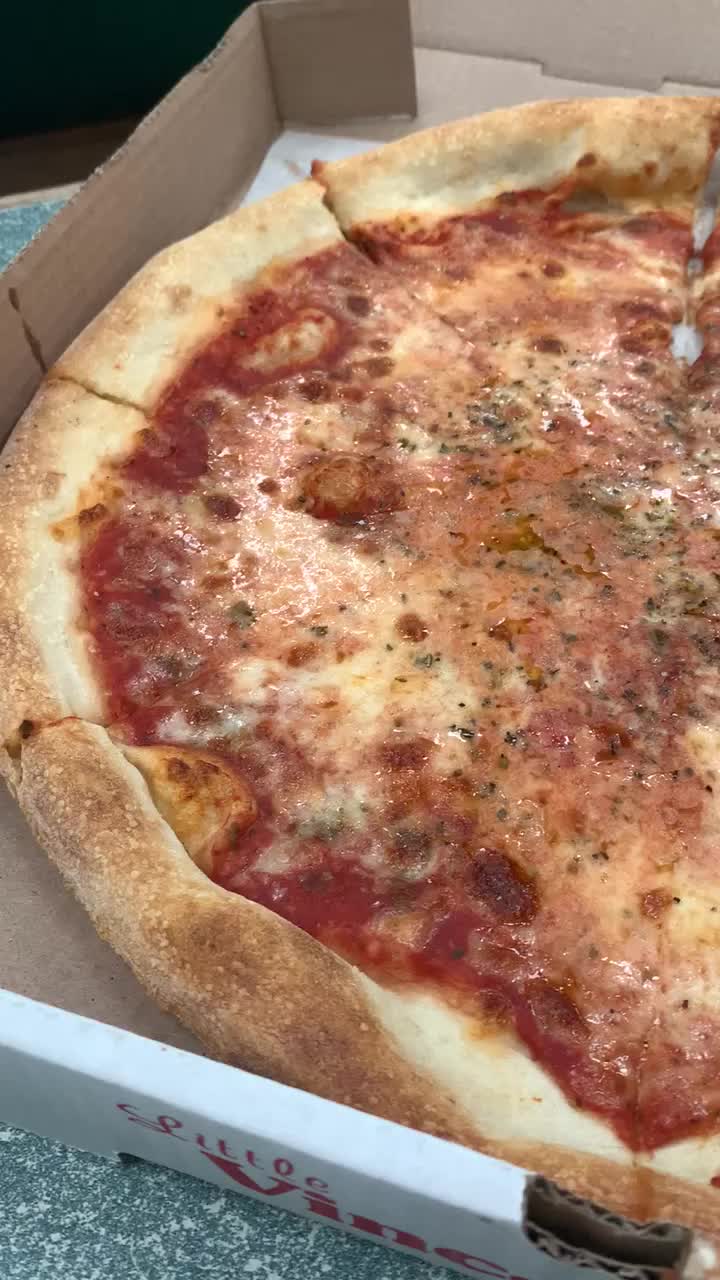 Video review of Little Vincent's Pizza