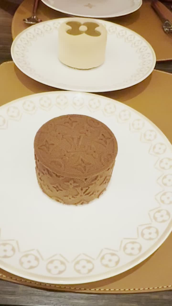 Le cafe at louis vuitton