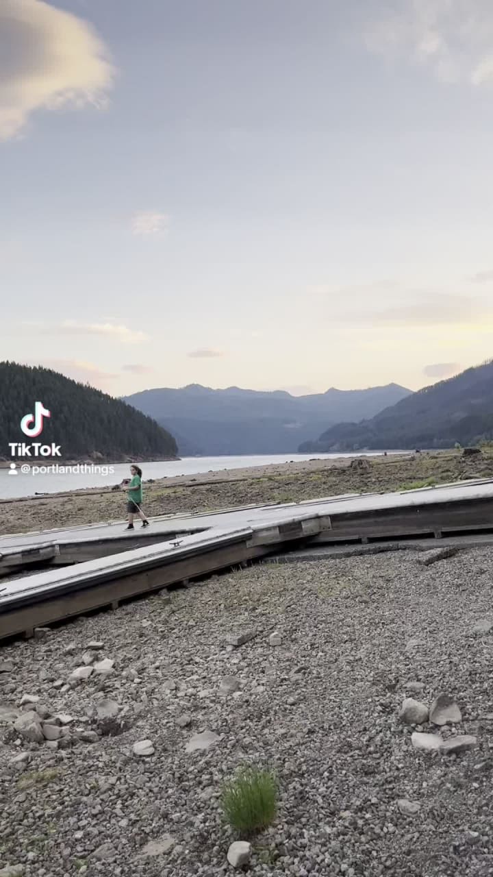 The Lodge at Detroit Lake