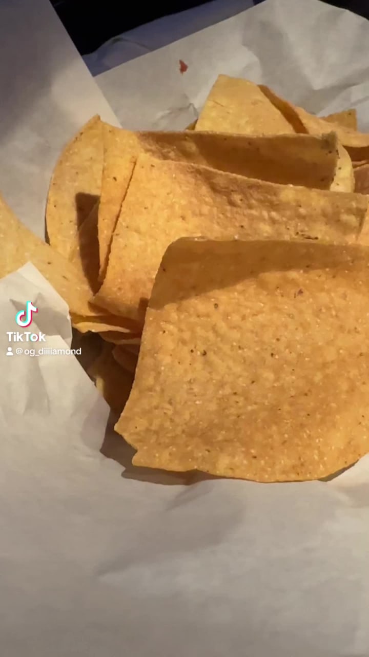 Video review of Los Compadres