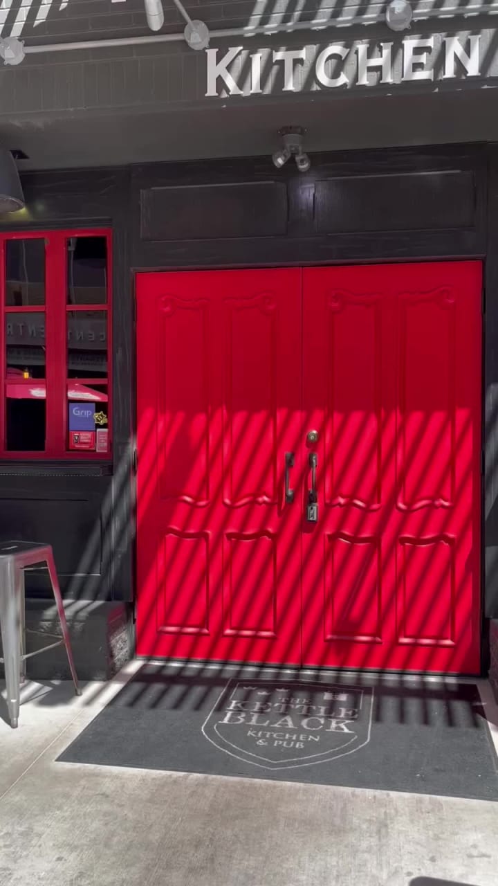 Video review of The Kettle Black Kitchen & Pub