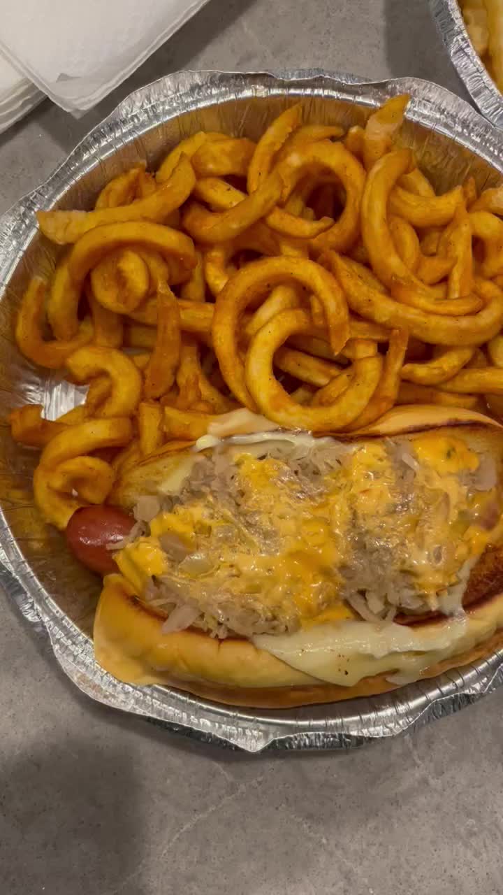 Video review of The Dog Den