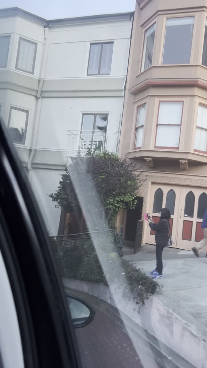 Video review of Lombard Street