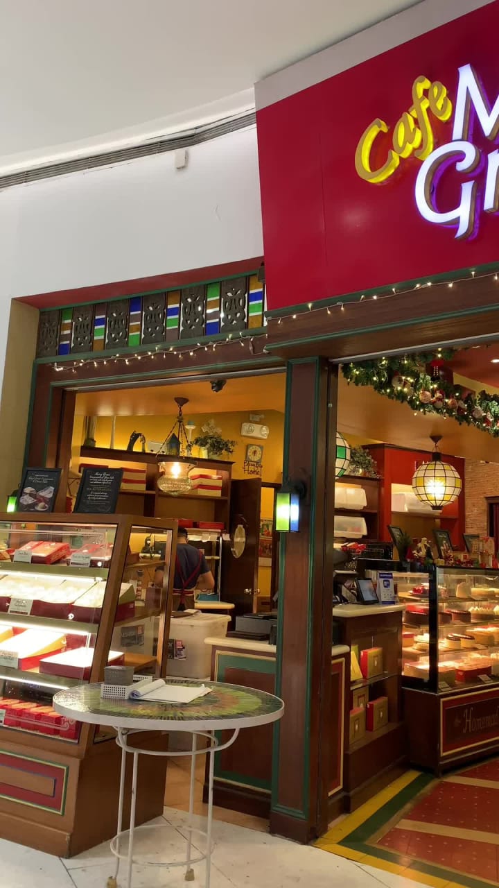 Video review of Café Mary Grace