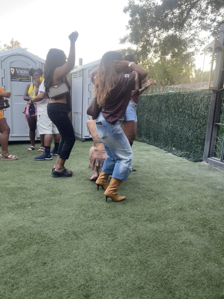 Video review of Kinda Tropical