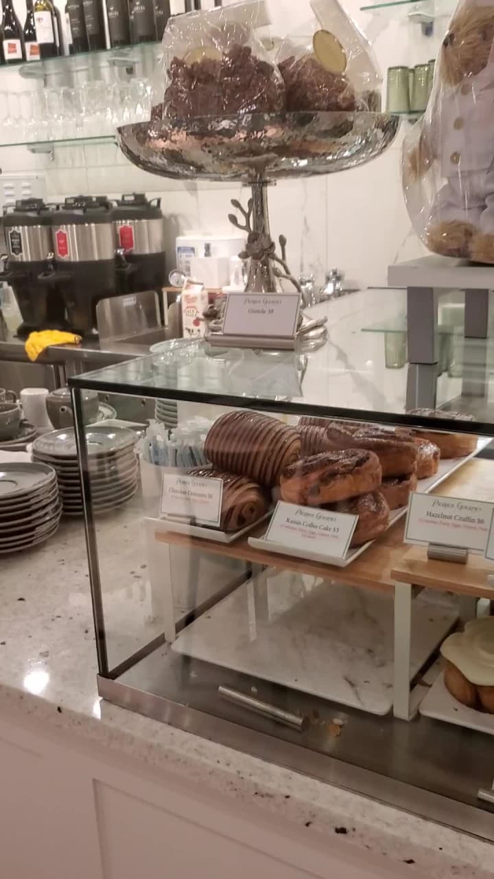 Video review of Pierrot Gourmet at The Peninsula