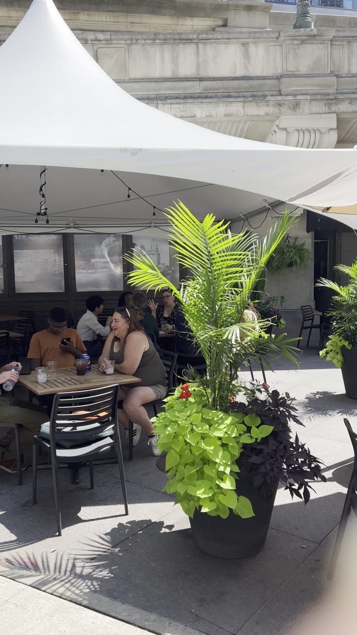 Video review of O'Briens Riverwalk Cafe