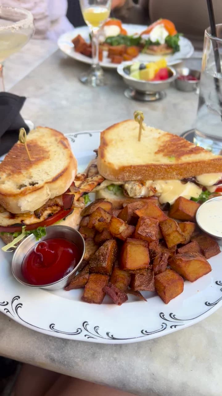 Video review of Loch Bar