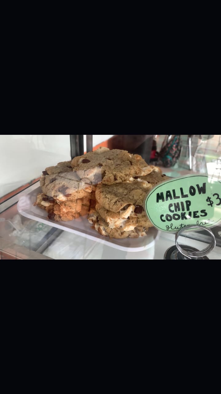 Video review of Rainbow Bakery