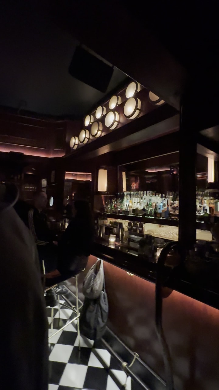 Video review of Temple Bar