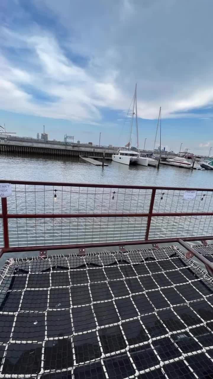 Video review of Spruce Street Harbor Park