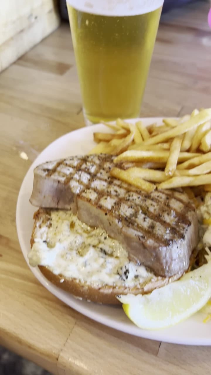 Video review of Paia Fish Market Restaurant