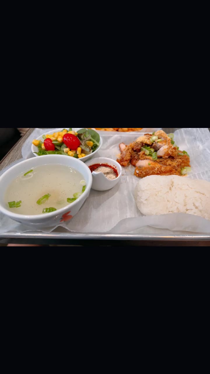 Video review of Three Roosters