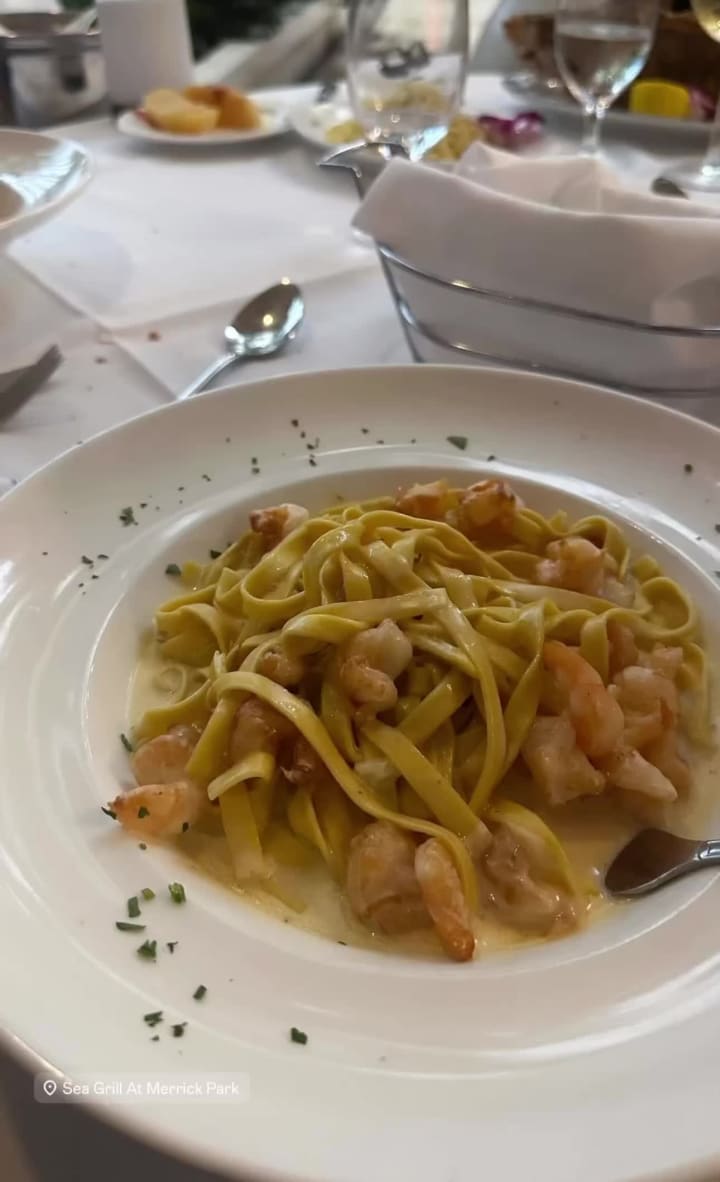 Mulligan's Beach House Bar & Grill