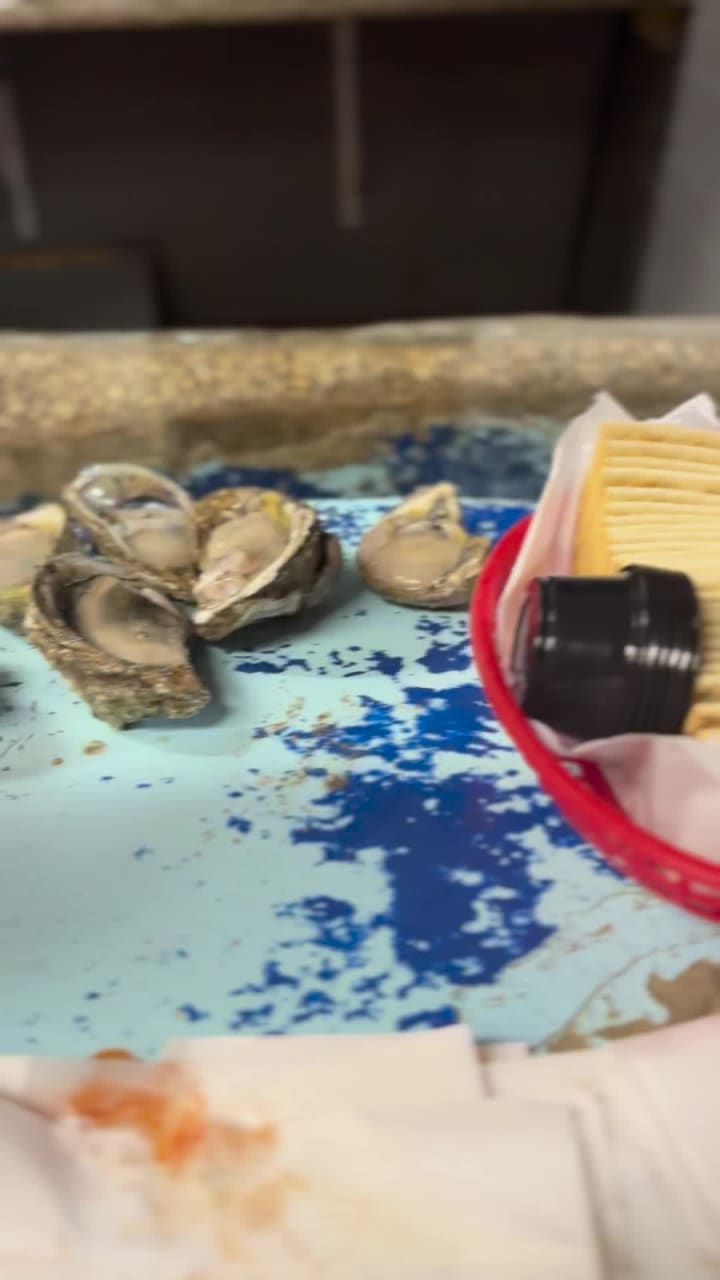 Lee & Rick's Half Shell Oyster